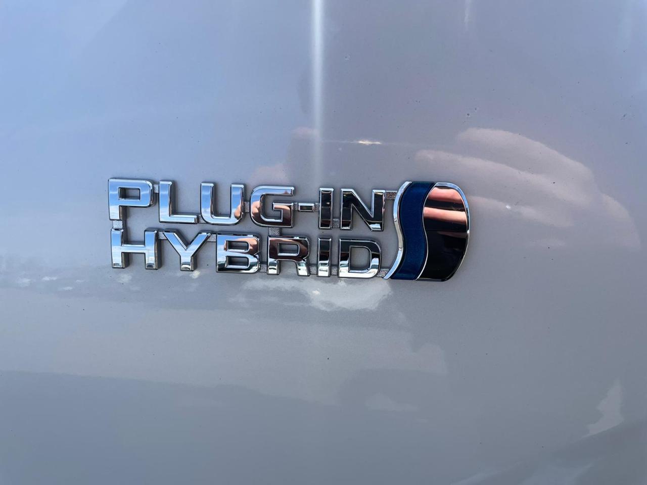 2018 Toyota Prius AUTO HYBRID PLUG-IN NO ACCIDENT BLID SPOT ALERT, - Photo #8