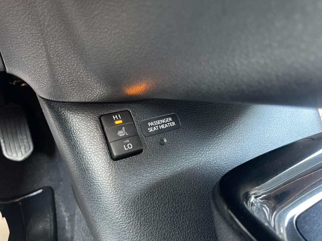 2018 Toyota Prius AUTO HYBRID PLUG-IN NO ACCIDENT BLID SPOT ALERT, - Photo #22