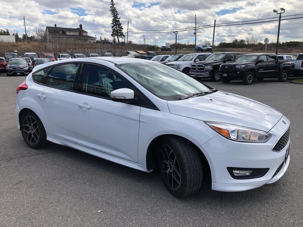 2017 Ford Focus 5DR HB SE - Photo #6