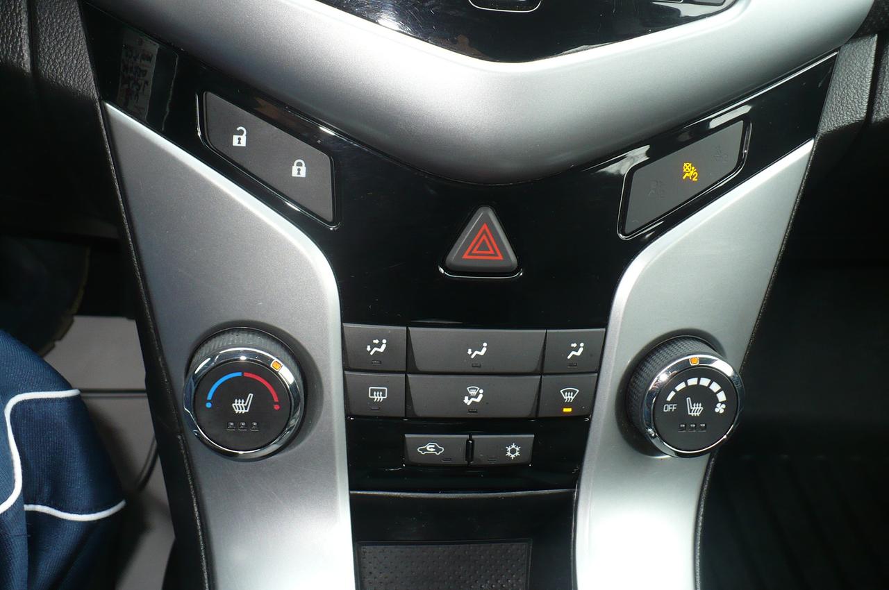 2014 Chevrolet Cruze 4DR SDN DIESEL Photo