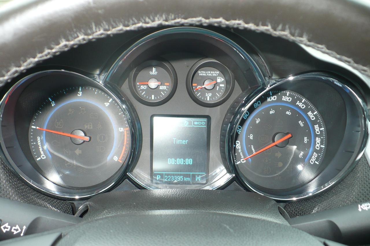 2014 Chevrolet Cruze 4DR SDN DIESEL Photo