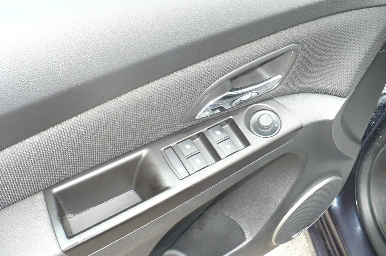 2014 Chevrolet Cruze 4DR SDN DIESEL Photo