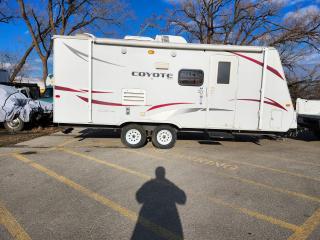 Used 2011 KZ Coyote 20 feet X 7.5 feet, Sleeps 8 persons for sale in Oakville, ON