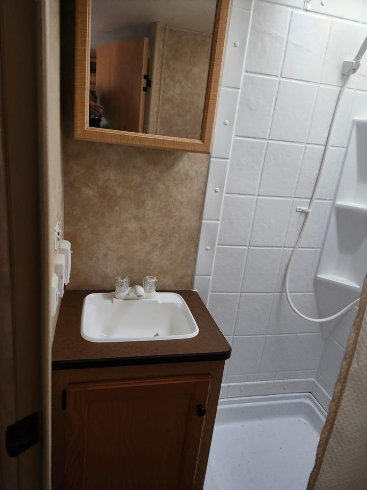 2011 KZ Coyote 20 feet X 7.5 feet, Sleeps 8 persons Photo