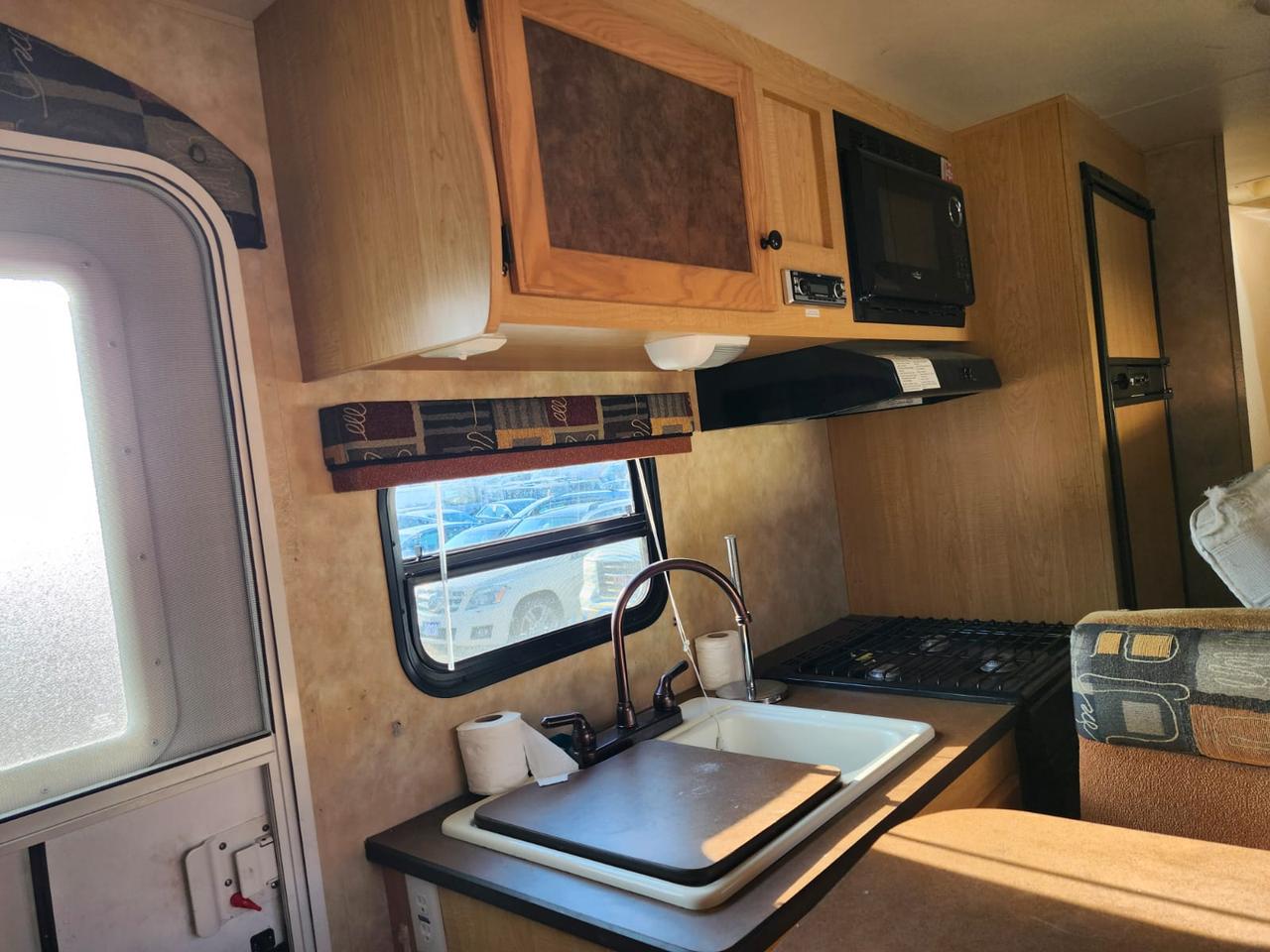 2011 KZ Coyote 20 feet X 7.5 feet, Sleeps 8 persons Photo