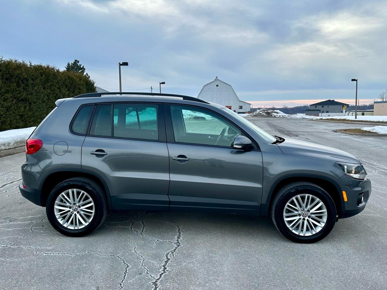 2016 Volkswagen Tiguan Special Edition - Photo #14