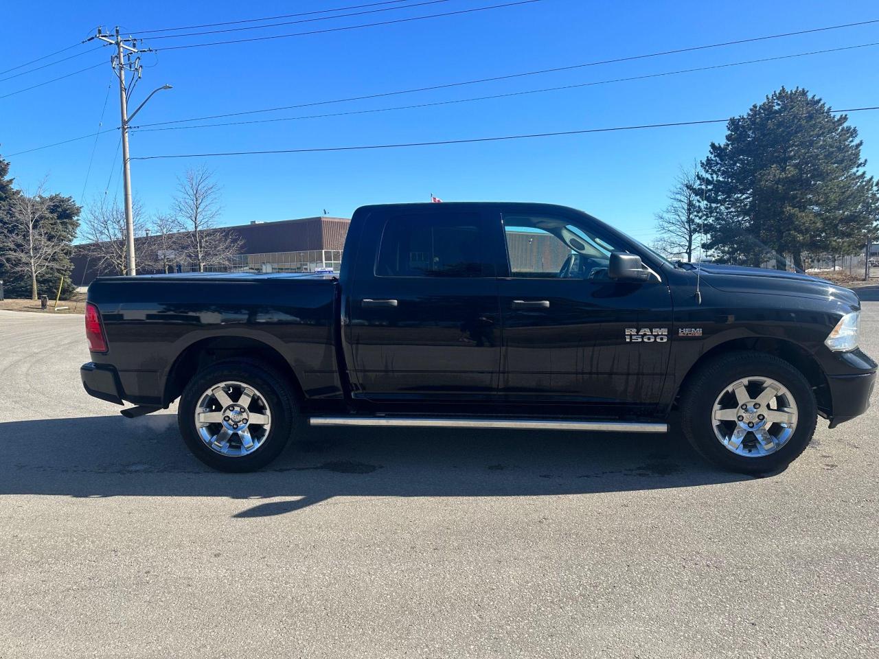 2016 RAM 1500 SLT - Photo #6
