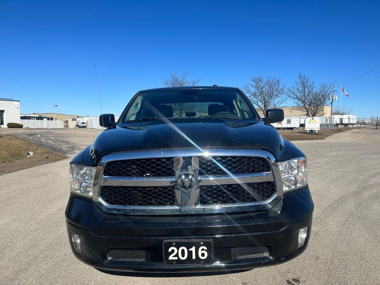 2016 RAM 1500 SLT - Photo #8