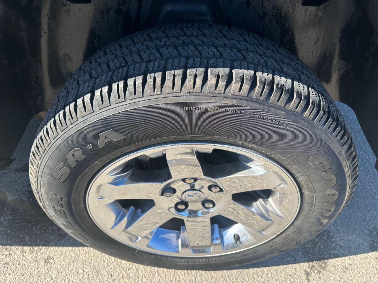 2016 RAM 1500 SLT - Photo #9