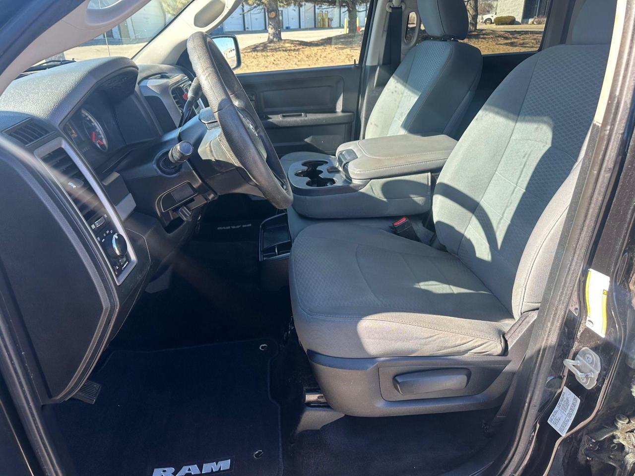 2016 RAM 1500 SLT - Photo #14