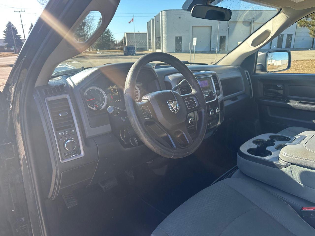 2016 RAM 1500 SLT - Photo #15
