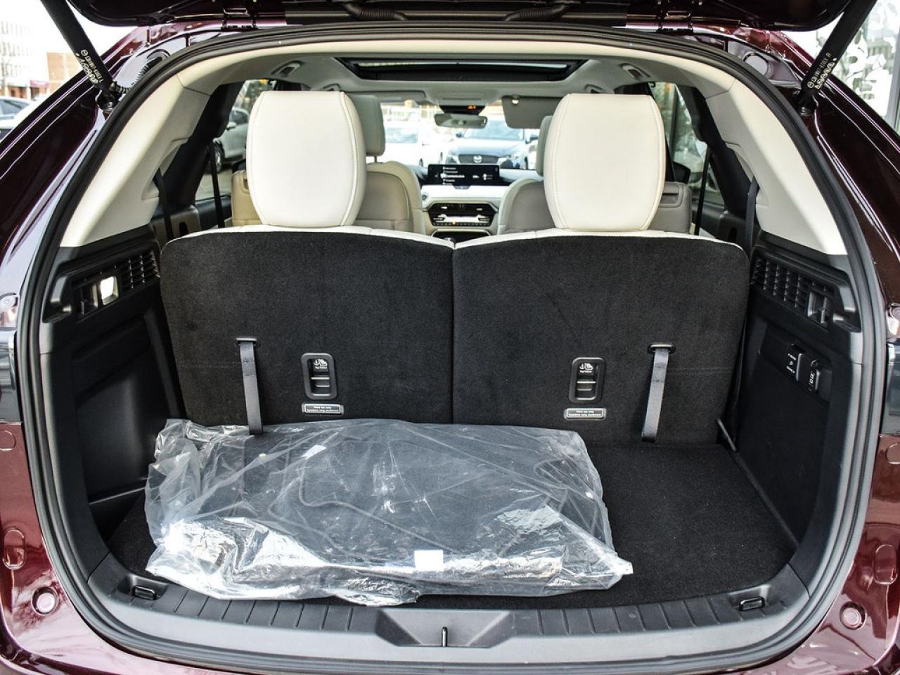 2024 Mazda CX-90 MHEV Signature AWD Photo