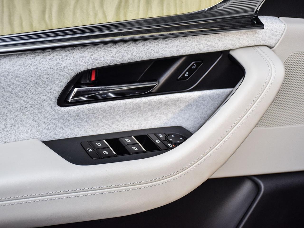 2024 Mazda CX-90 MHEV Signature AWD Photo