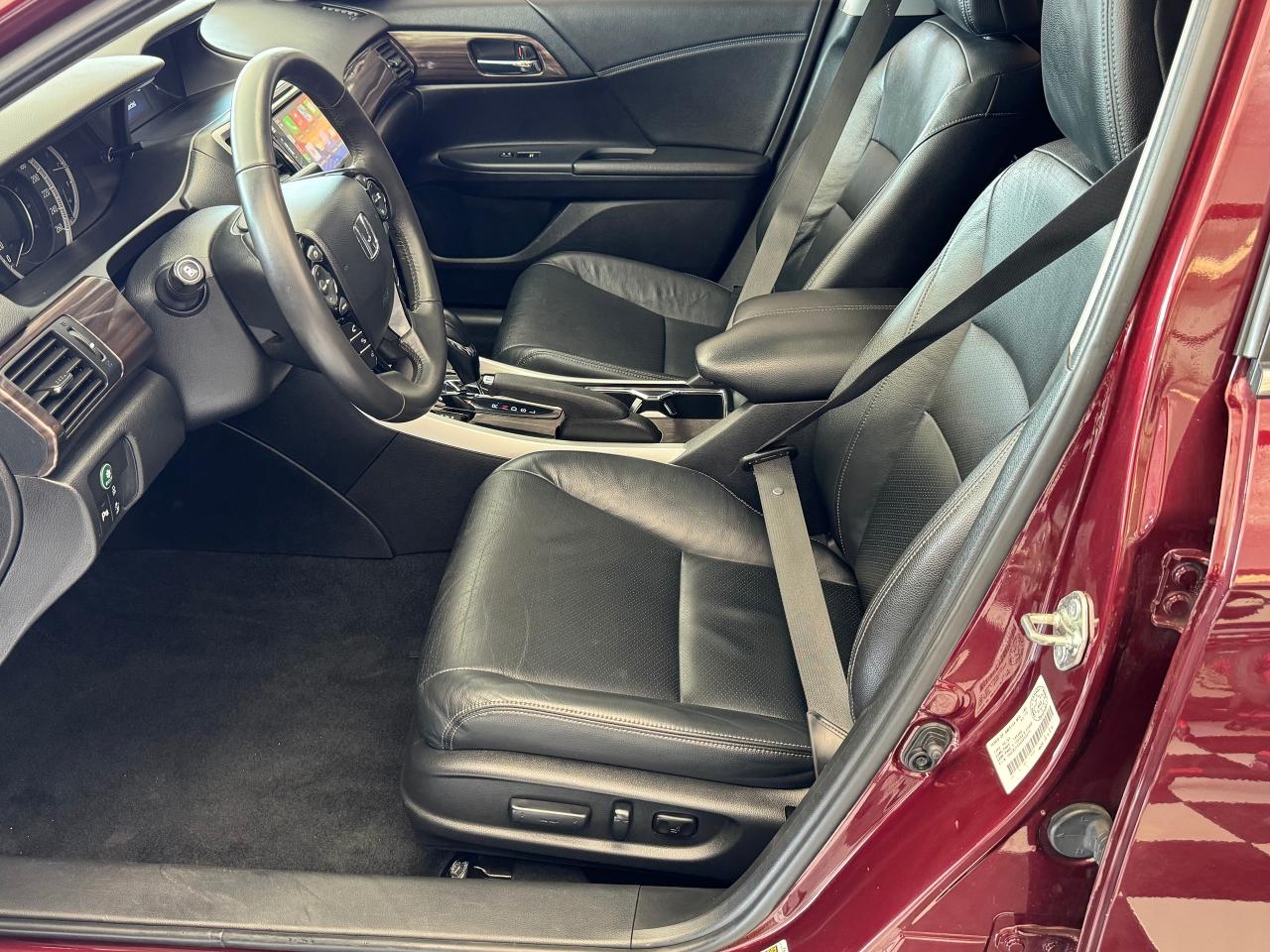 2016 Honda Accord Touring+New Tires+LEDs+Roof+ApplePlay+CLEAN CARFAX Photo89