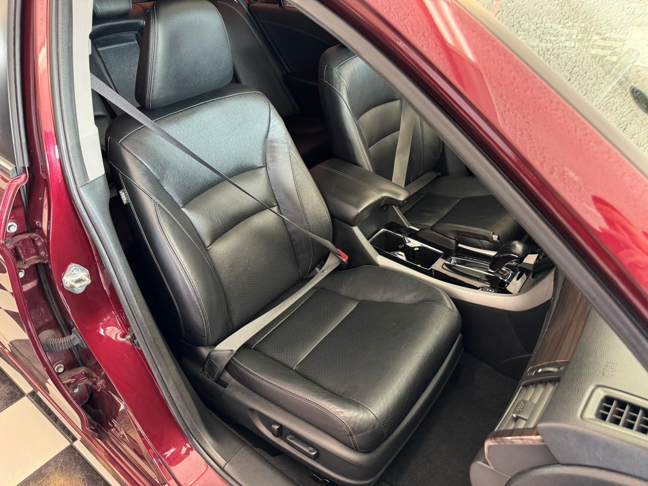 2016 Honda Accord Touring+New Tires+LEDs+Roof+ApplePlay+CLEAN CARFAX Photo91