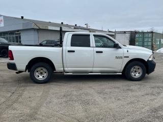 2016 RAM 1500 4WD CREW CAB 140.5" TRADESMAN - Photo #3