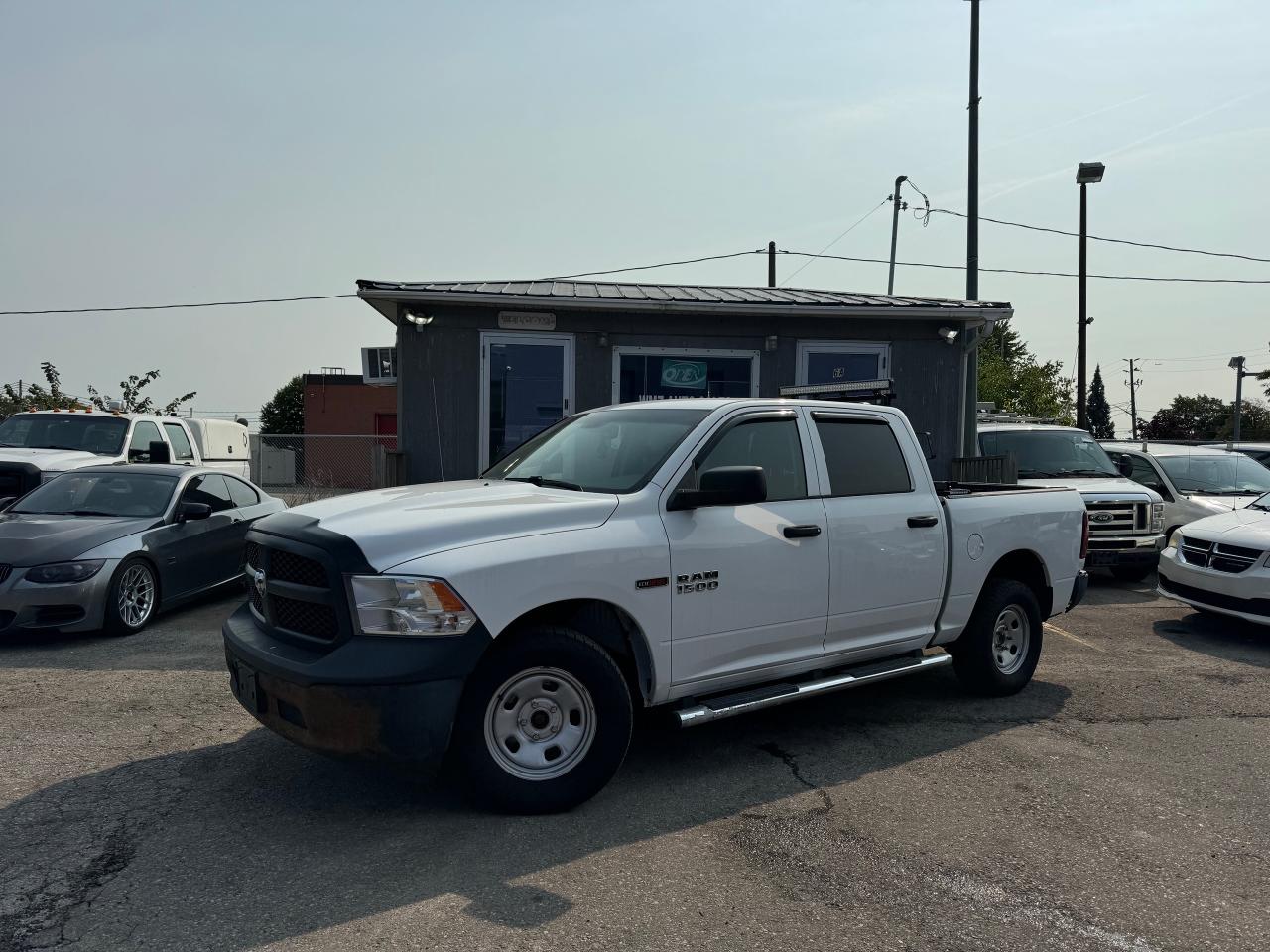 2016 RAM 1500 4WD CREW CAB 140.5" TRADESMAN Photo3