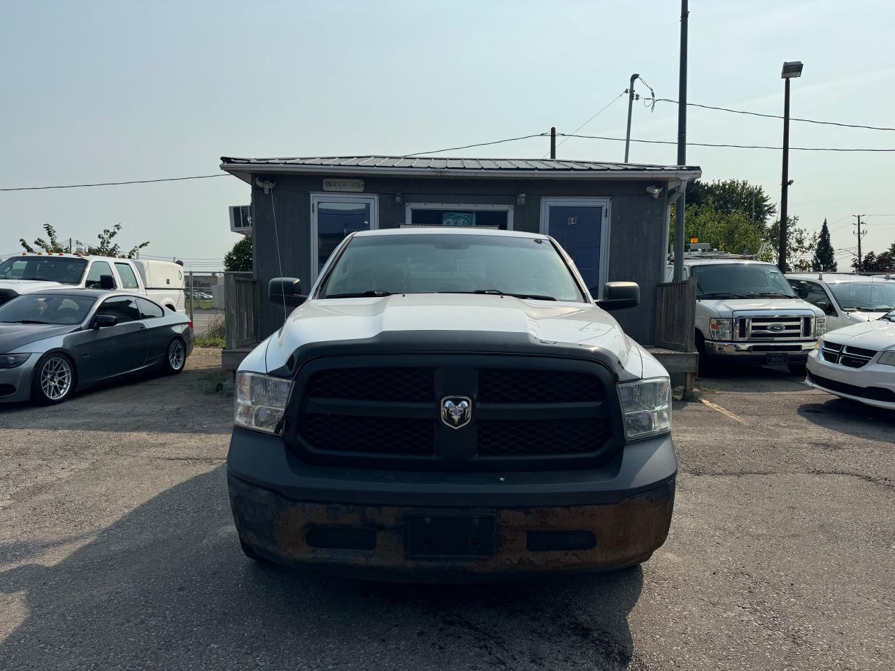 2016 RAM 1500 4WD CREW CAB 140.5" TRADESMAN Photo2