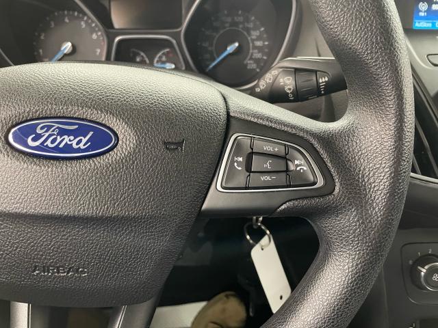 2016 Ford Focus SE Photo16
