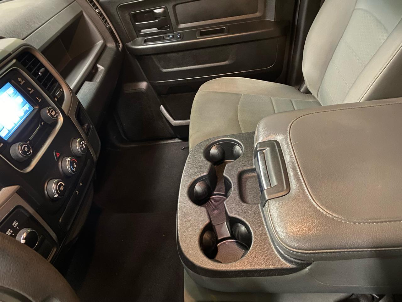 2019 RAM 1500 Classic EXPRESS - Photo #13