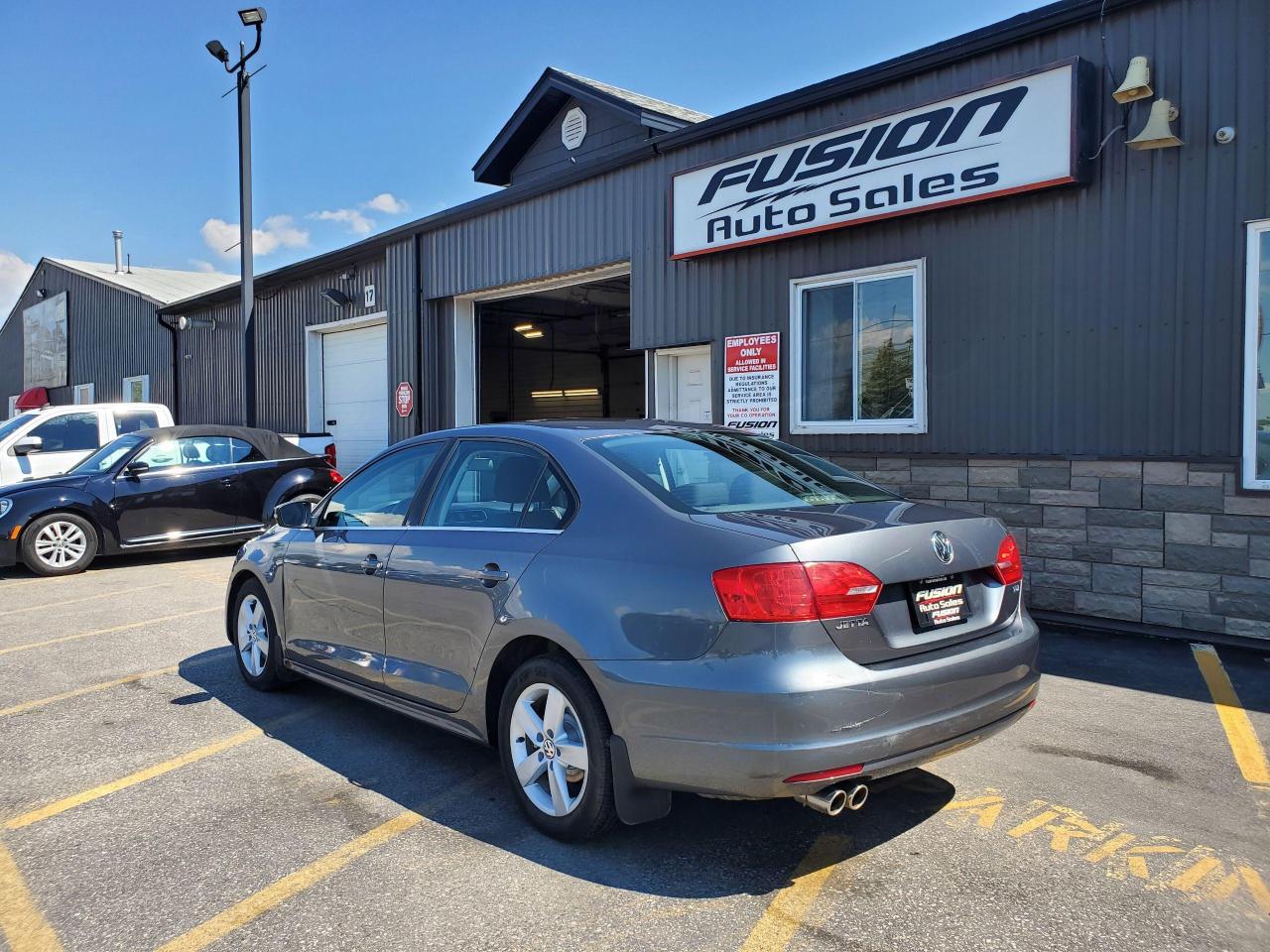 2013 Volkswagen Jetta 2.0T TDI-SUNROOF-HEATED SEATS - Photo #3