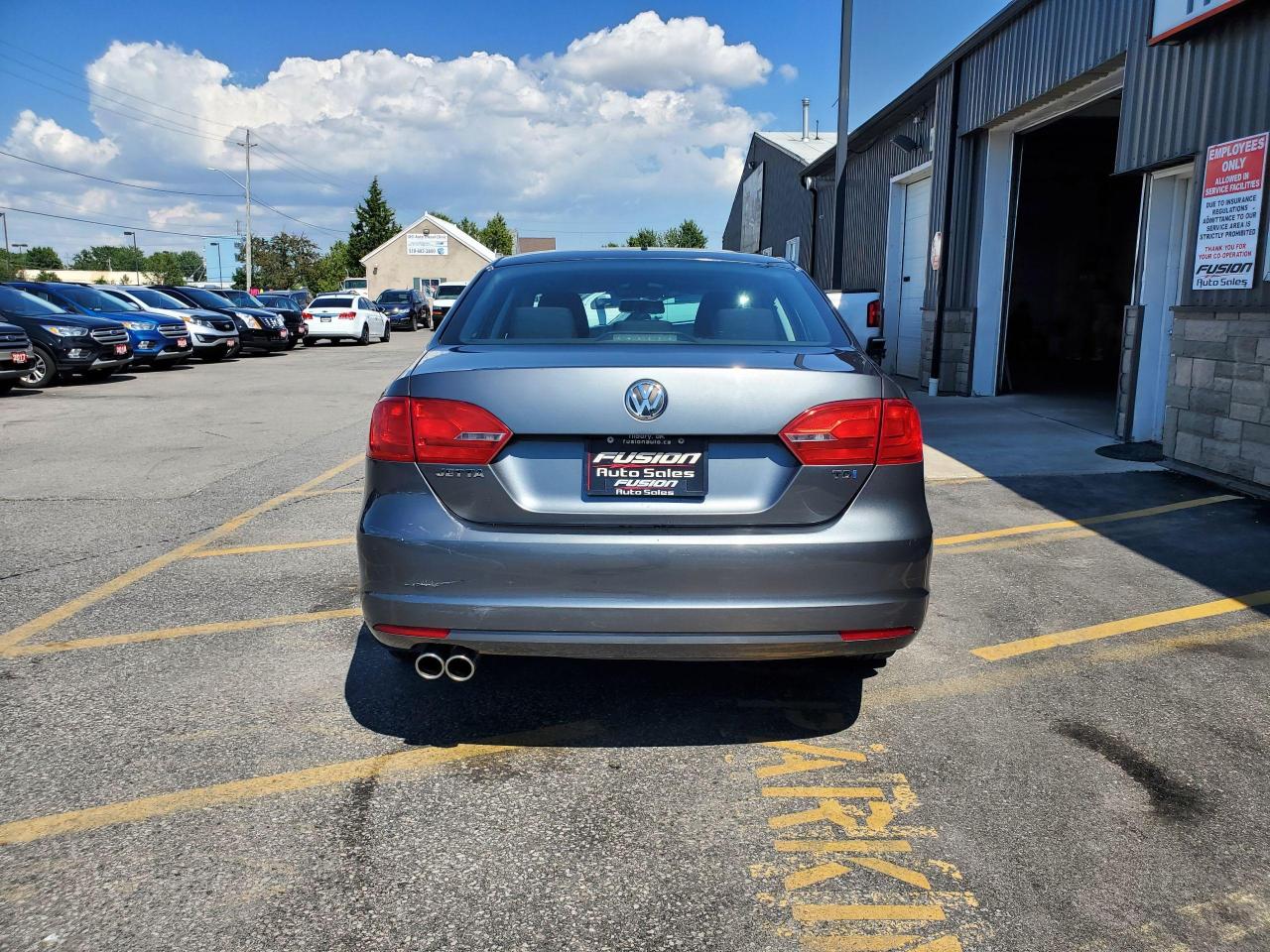 2013 Volkswagen Jetta 2.0T TDI-SUNROOF-HEATED SEATS - Photo #4