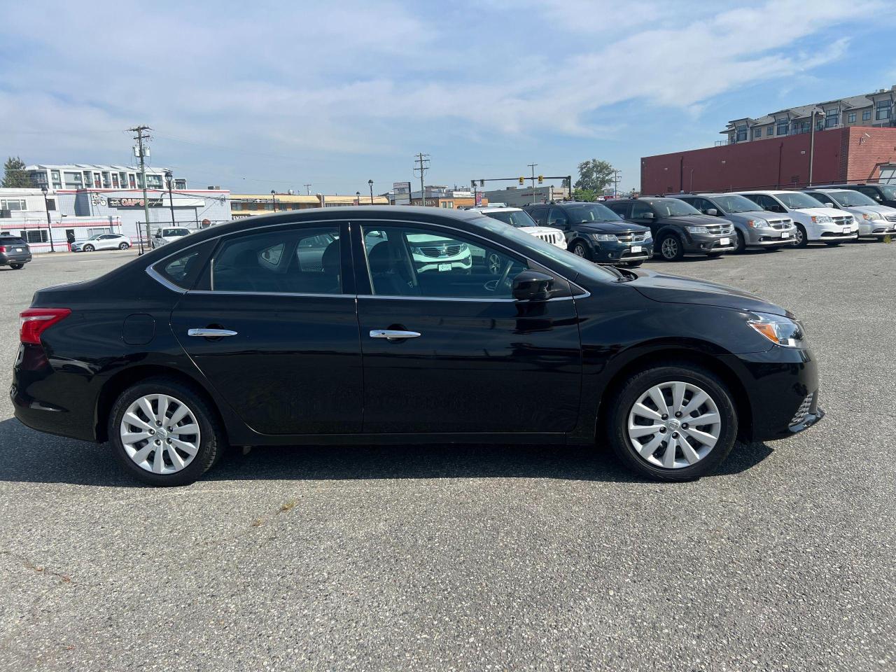 2018 Nissan Sentra SV CVT - Photo #4