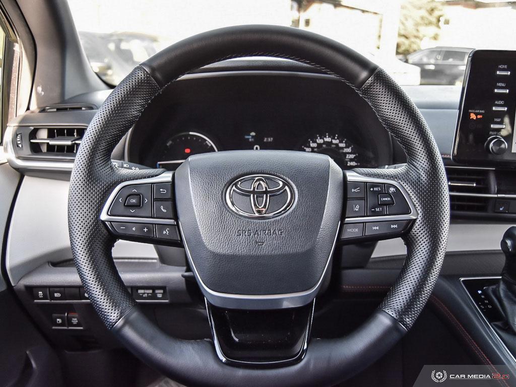 2021 Toyota Sienna Hybrid XSE - Photo #14
