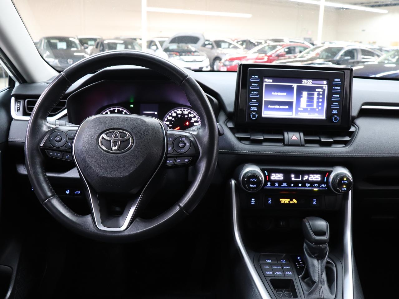 2020 Toyota RAV4 XLE | AWD | Sunroof | Heated Seats | BSM | CarPlay