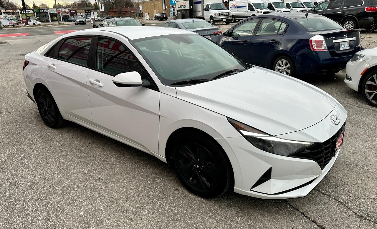 2021 Hyundai Elantra Preferred Photo3