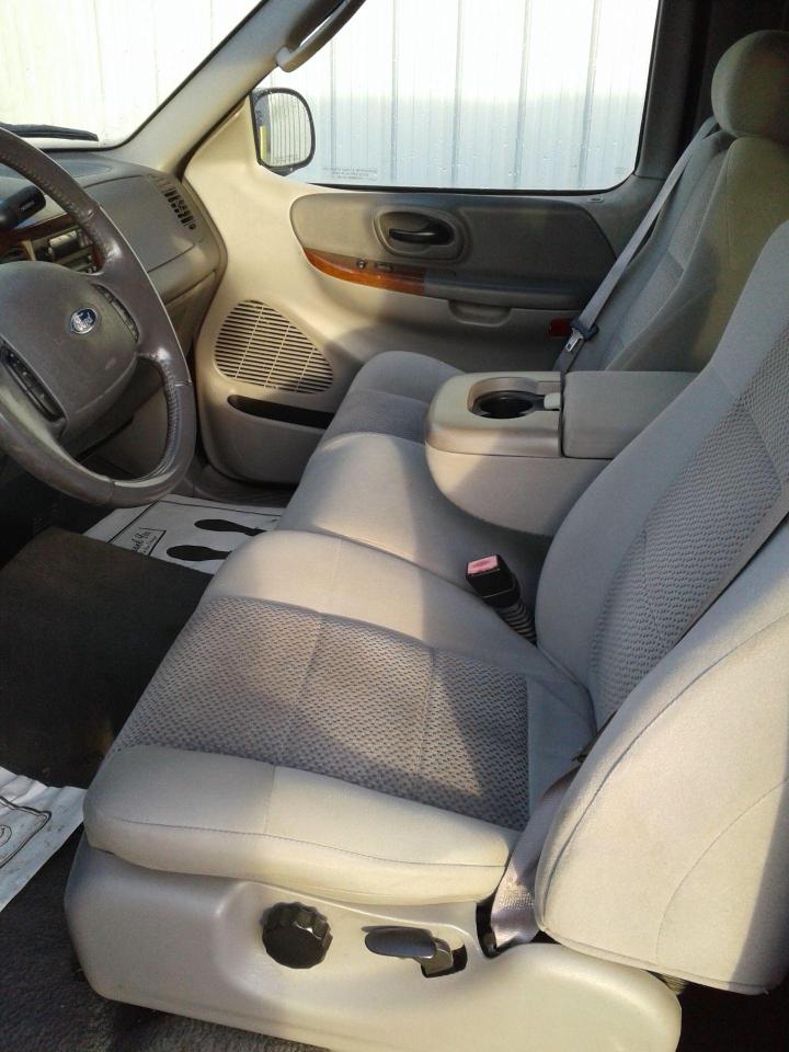 2003 Ford F-150 XLT - Photo #2