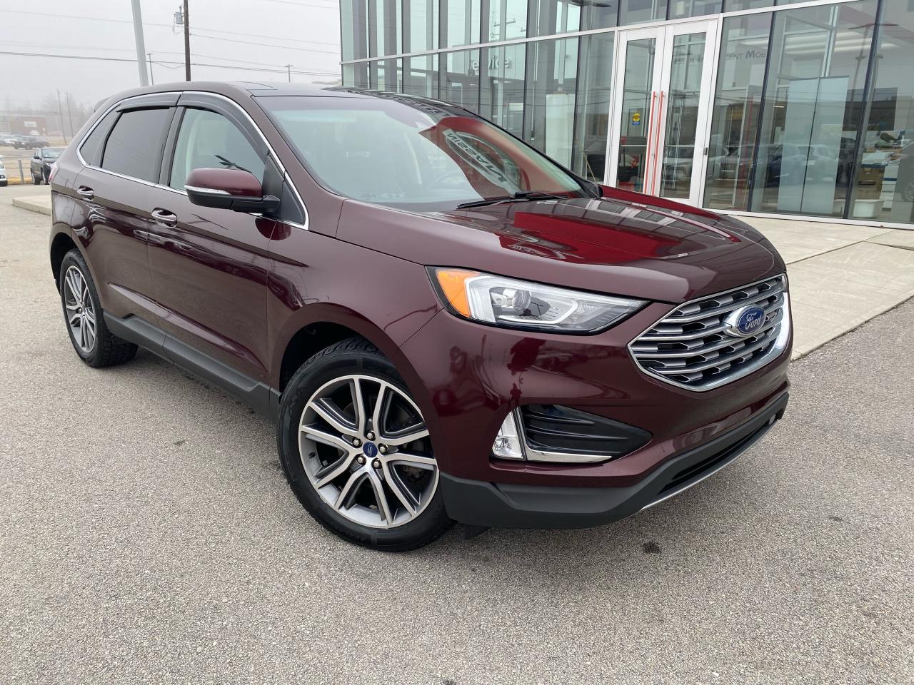 2019 Ford Edge Titanium Photo1