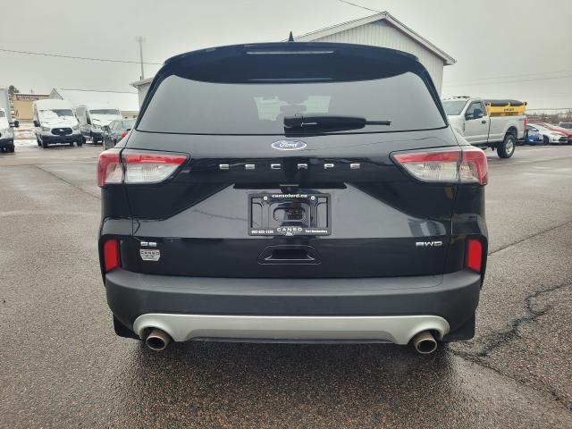 2021 Ford Escape SE AWD ONE OWNER W/ NEW REAR PADS AND ROTORS Photo4