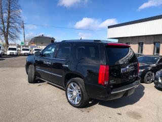 2011 Cadillac Escalade Platinum Edition - Photo #2