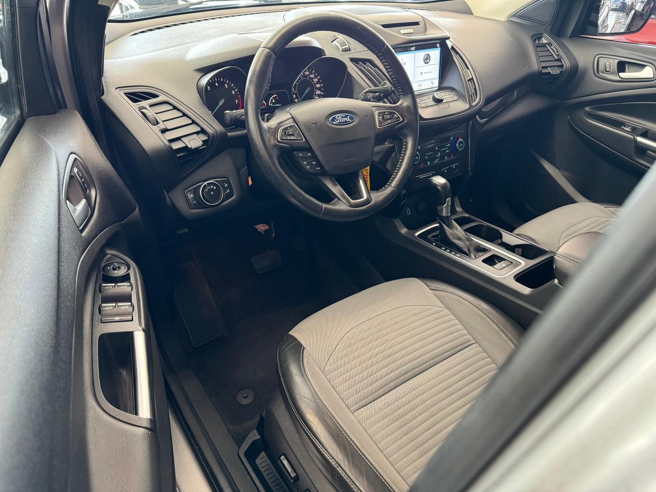 2017 Ford Escape SE W/Apperance PKG+ApplePlay+CLEAN CARFAX - Photo #16
