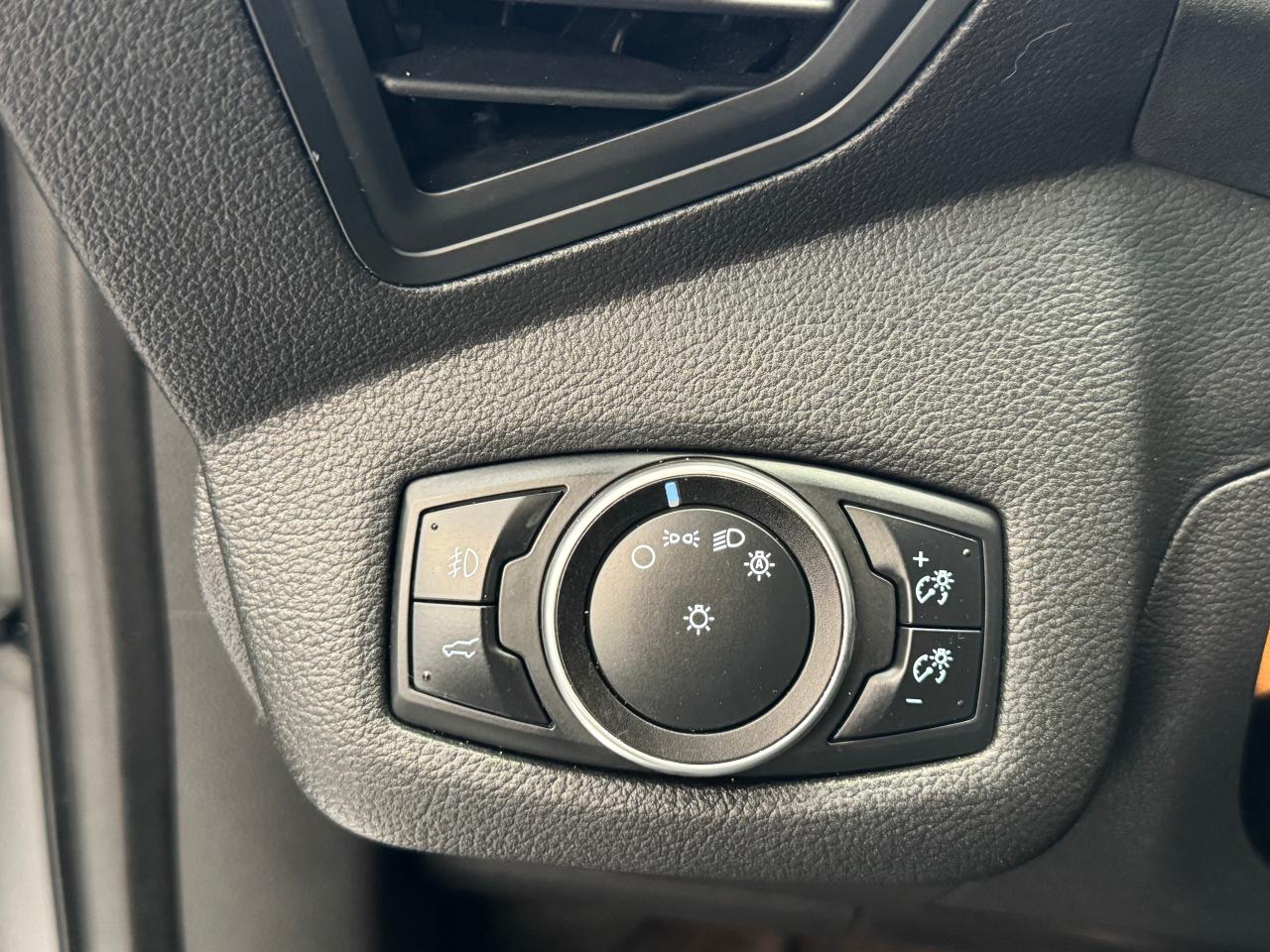 2017 Ford Escape SE W/Apperance PKG+ApplePlay+CLEAN CARFAX Photo109