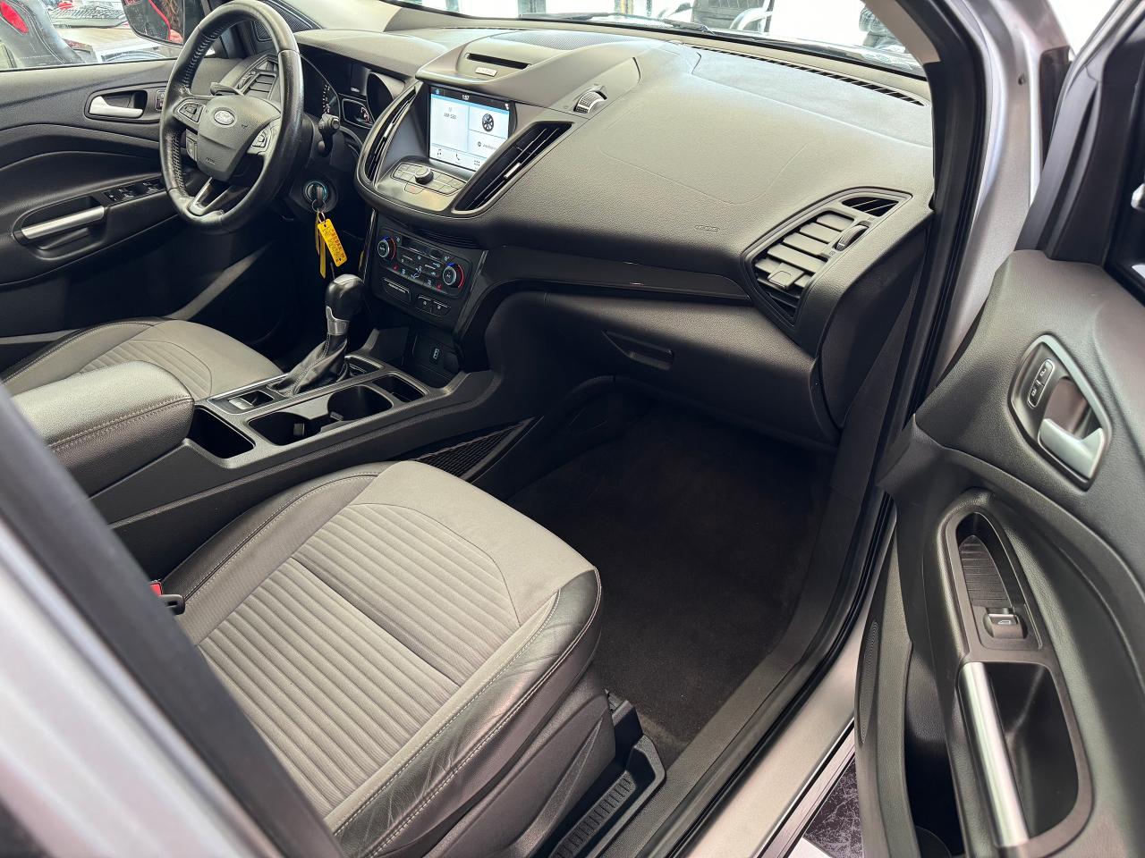 2017 Ford Escape SE W/Apperance PKG+ApplePlay+CLEAN CARFAX - Photo #20