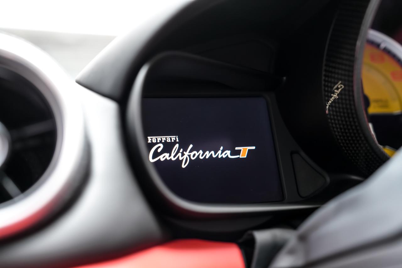 2015 Ferrari California T - Photo #11