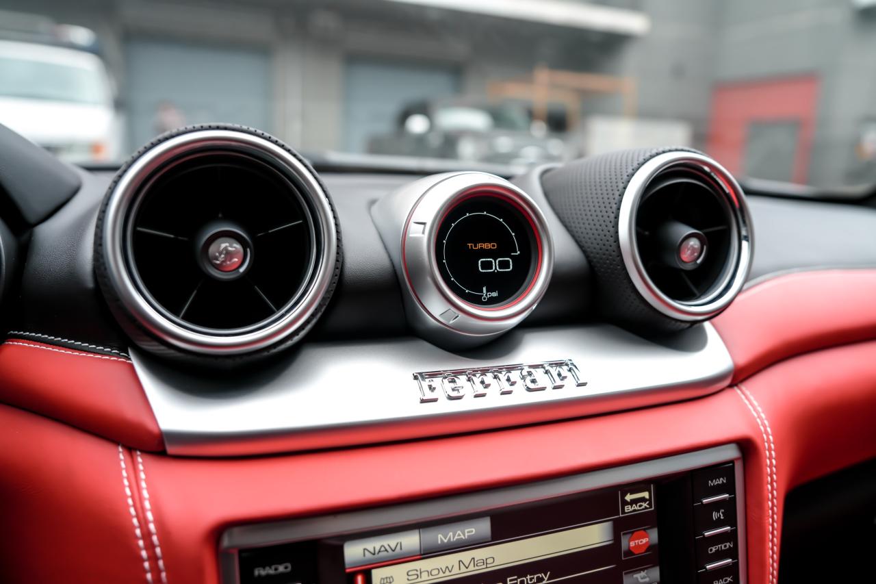 2015 Ferrari California T - Photo #18