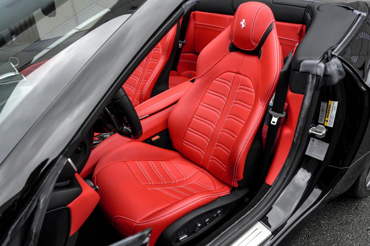 2015 Ferrari California T - Photo #17