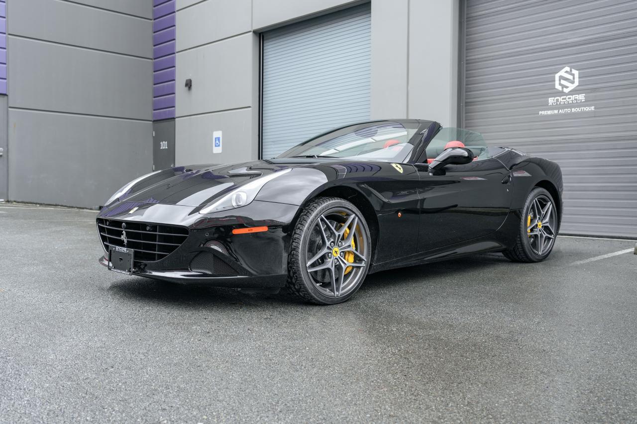 2015 Ferrari California T - Photo #2