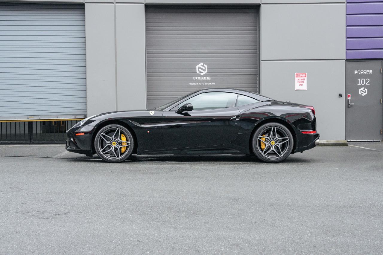 2015 Ferrari California T - Photo #5