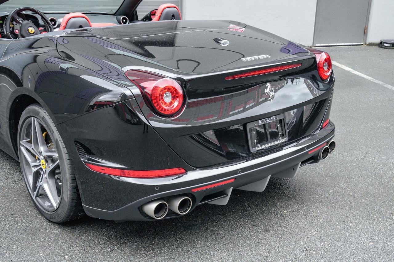2015 Ferrari California T - Photo #9