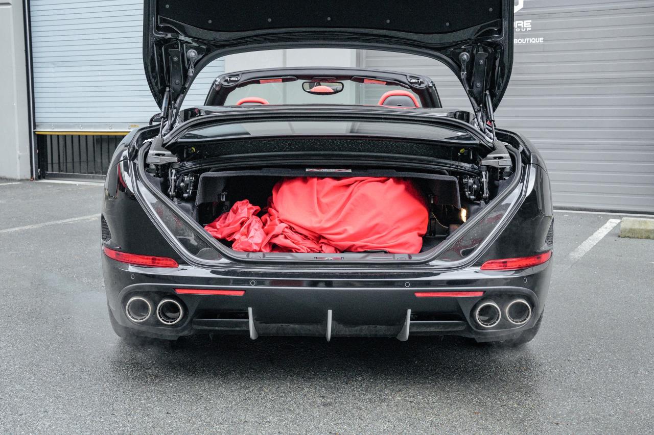 2015 Ferrari California T - Photo #10