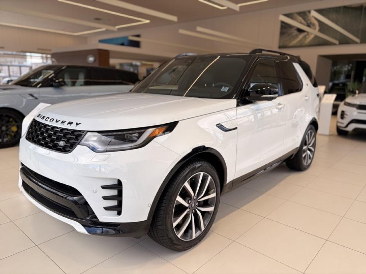 New 2024 Land Rover Discovery Dynamic SE for sale in Halifax, NS