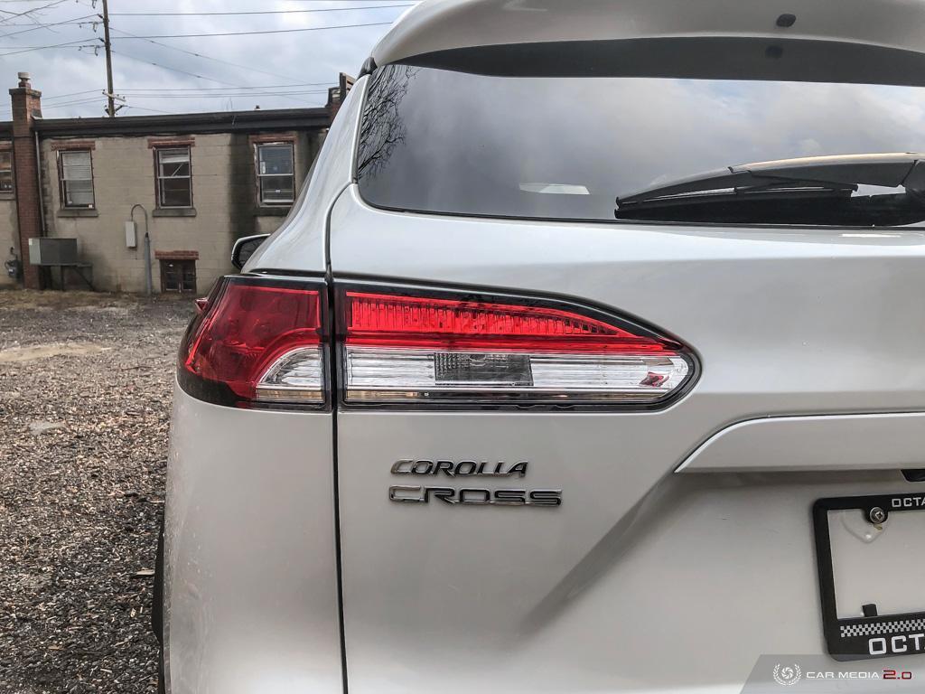 2024 Toyota Corolla Cross LE AWD - Photo #11