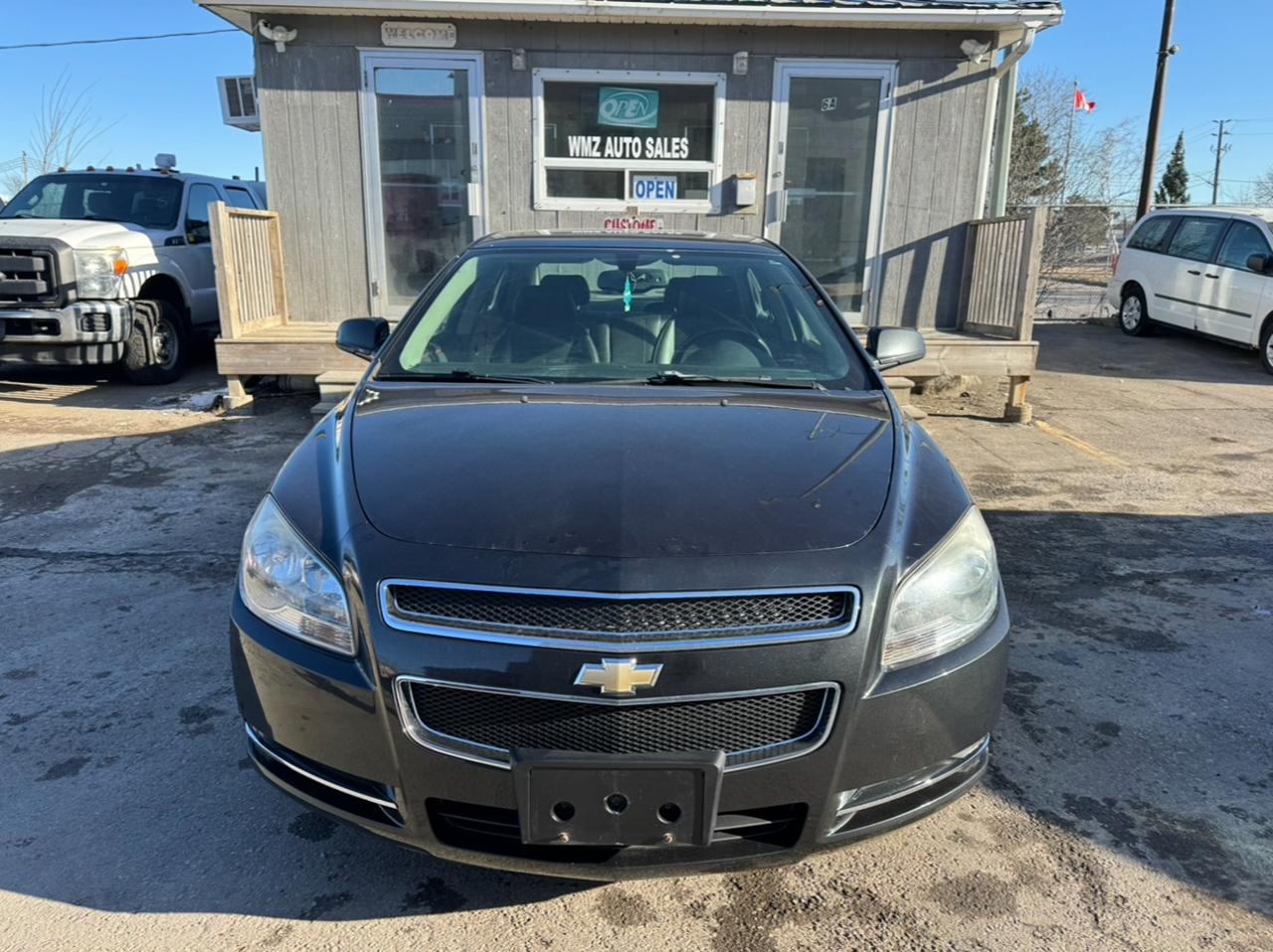 2009 Chevrolet Malibu  - Photo #2