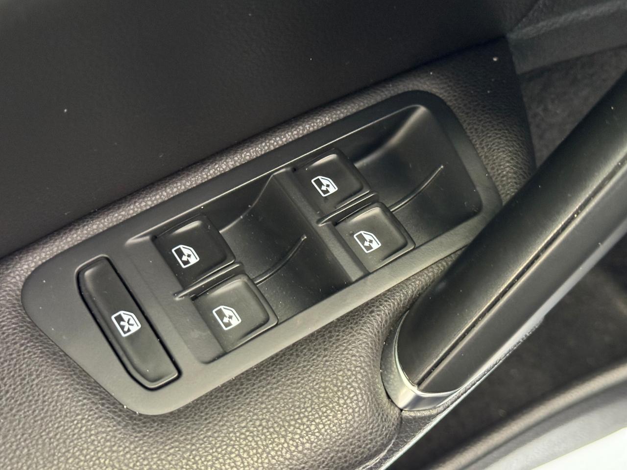 2016 Volkswagen Golf Comfortline+NewBrakes+Camera+ApplePlay+Heated Seat - Photo #42