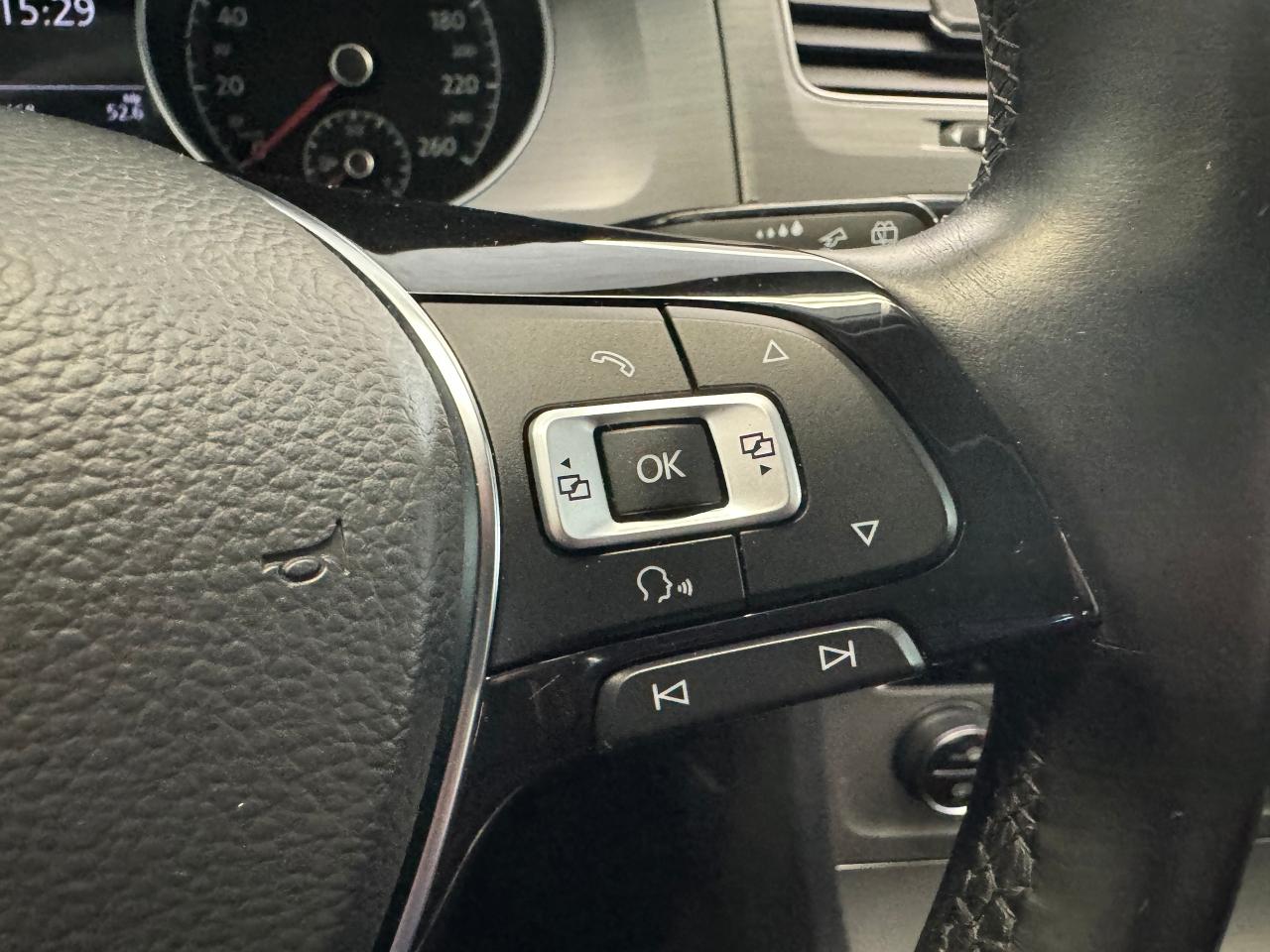 2016 Volkswagen Golf Comfortline+NewBrakes+Camera+ApplePlay+Heated Seat - Photo #46