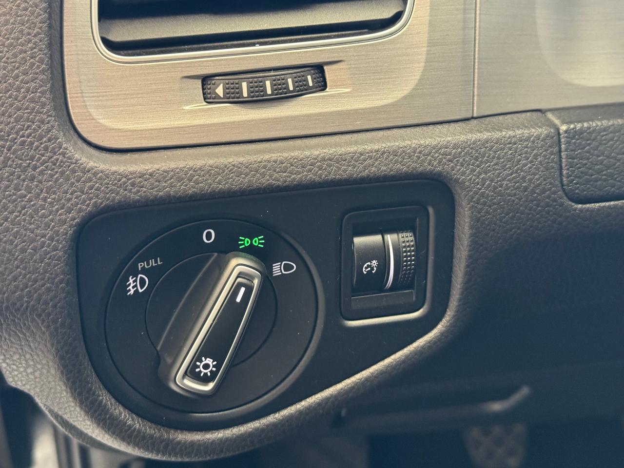 2016 Volkswagen Golf Comfortline+NewBrakes+Camera+ApplePlay+Heated Seat - Photo #44